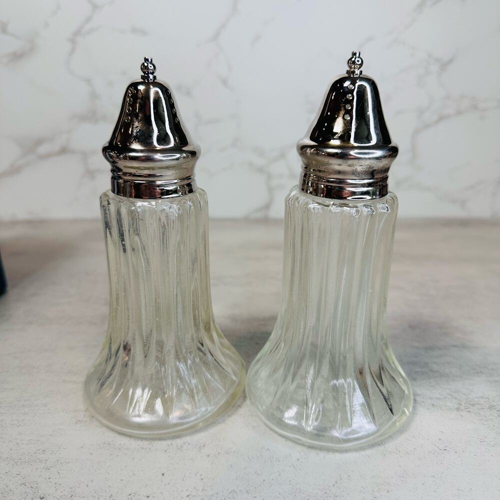 Vintage, WM. Rodgers & Son, Silverplated and Glass Salt and Pepper Set Kitchen - Picture 2 of 7